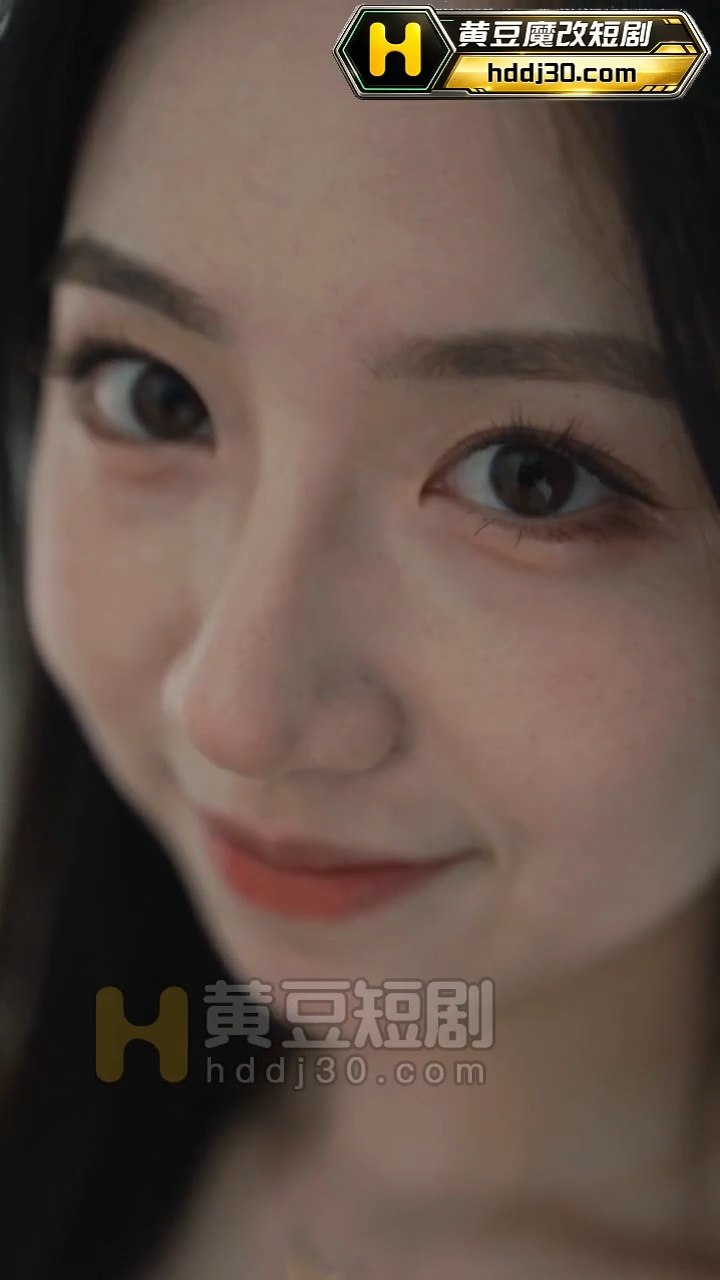 淫乱万人骑的婊子女友海报